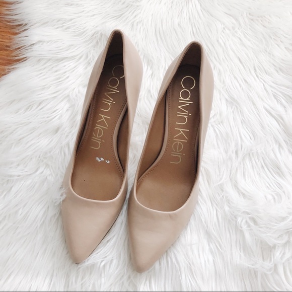 calvin klein kirsten pump